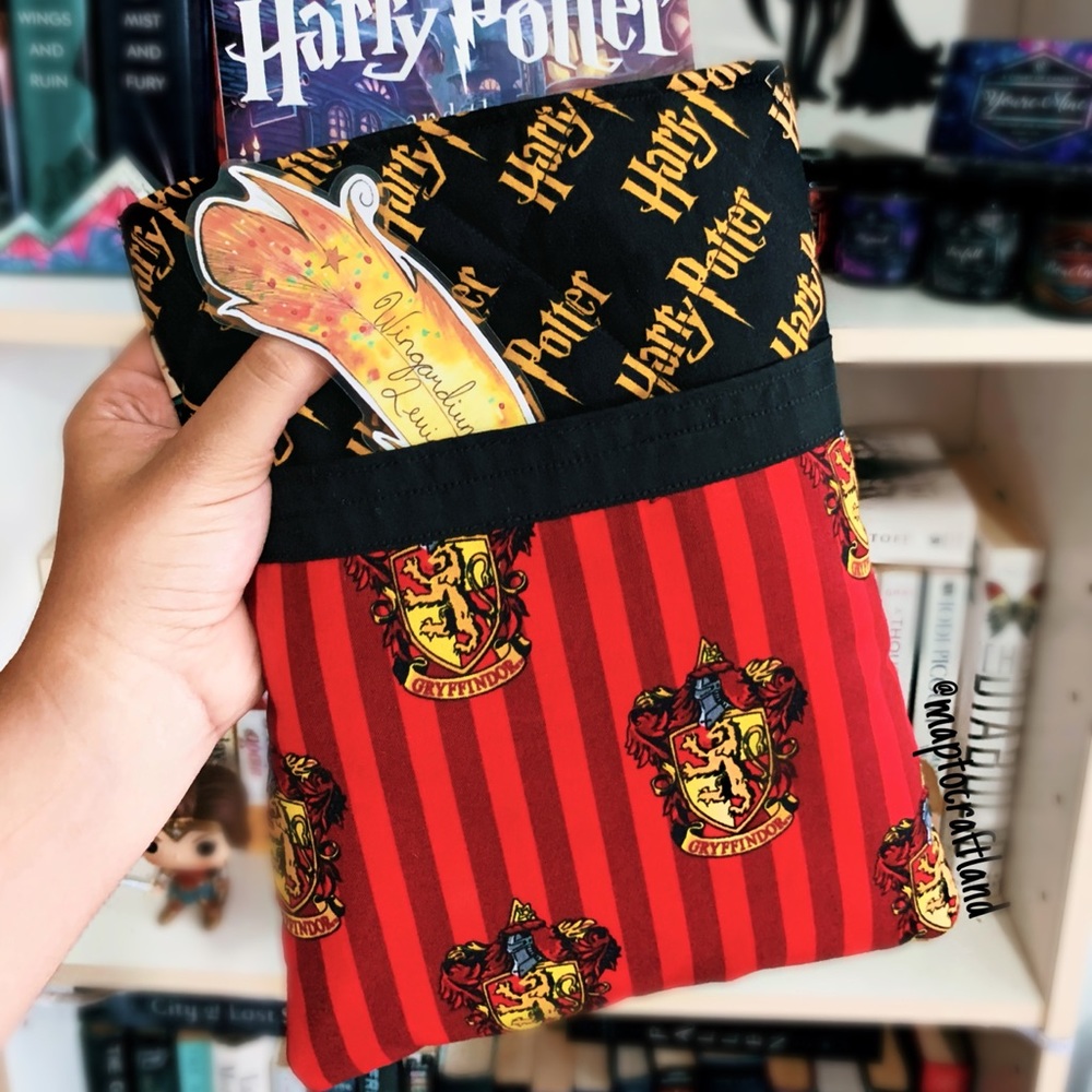 Gryffindor Book Sleeve/beau Harry Potter theme